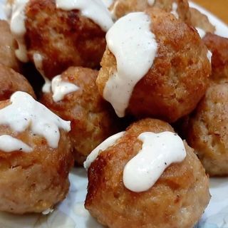 Polpettine e fonduta di formaggio