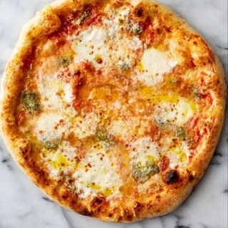 Pizza quattro formaggio