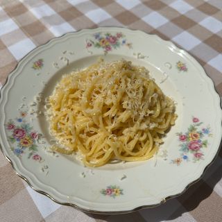 Spaghetti con burro e grana