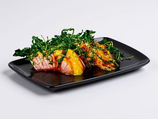 056 Nigiri sake flambé - 3 pezzi