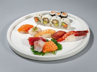 070 Sushi sashimi mix - 18 pezzi