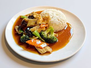 126A Bowl di riso con pollo