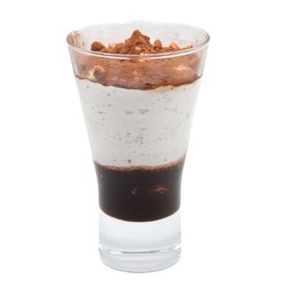 Coppa di gelato alla stracciatella in vetro