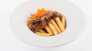 Gnocchi di riso in salsa di soia con manzo