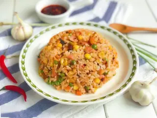 Riso con salsa lao gan ma(piccante)