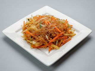 Spaghetti di soia con verdure