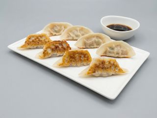Gyoza grigliate con carne e verdure 4 pz
