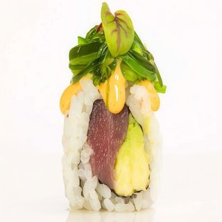 Uramaki wakame roll