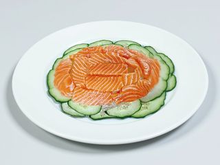 Salmone crudo 10 pezzi （三文鱼）