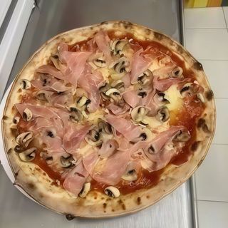 Prosciutto e funghi