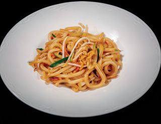 140 Yaki udon con verdure