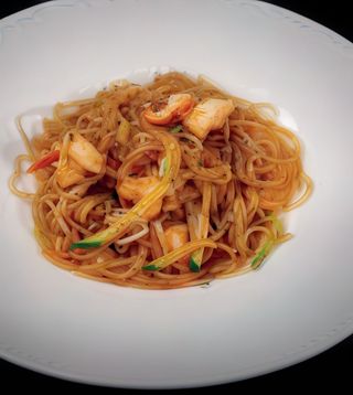 144 Spaghetti di soia con gamberi e verdure