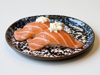 S40 nigiri salmone con philadelphia 4pz
