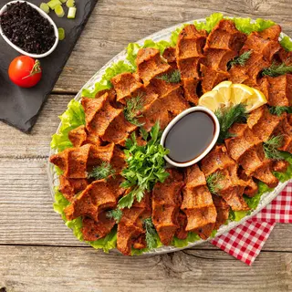 Piatto ÇÌG KÖFTE