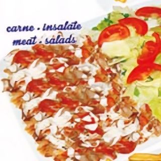 Döner kebap con insalate