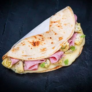 Piada porchetta e peperoni arrostiti