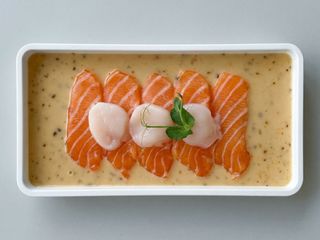 Carpaccio di salmone con salsa ponzu