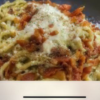 Tonnarello  pesto pistacchi pachino guanciale granella pistacchi