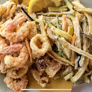 Frittura con verdure pastellate 