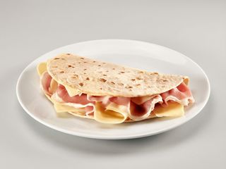 Piadina con crudo o cotto o speck