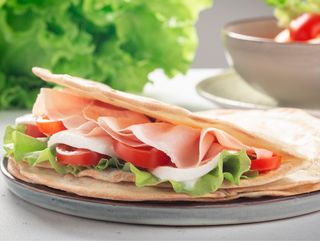 Panino prosciutto e mozzarella