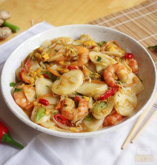 Gnocchi di riso saltati con gamberetti e verdure