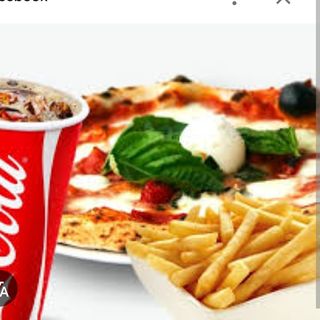 PIZZA CRISPY PORN PIU PORZIONE DI PATATINE FRITTE E COCA COLA 33