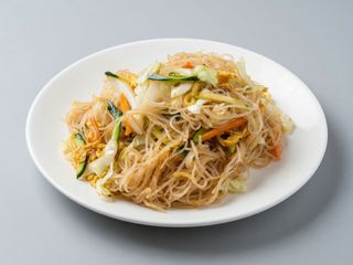 Spaghetti di riso verdura