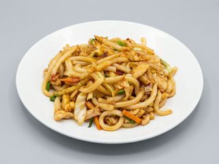 Spaghetti di wuton con pollo verdura