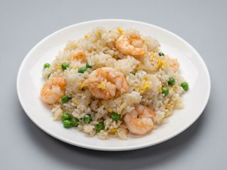 Riso saltato con gamberi