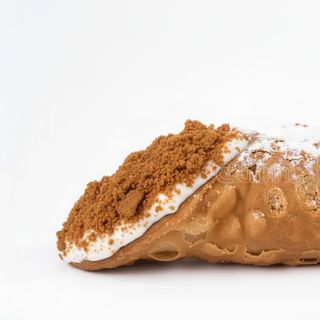 Cannolo siciliano al biscotto Lotus