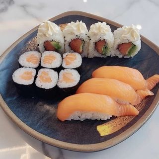 Sushi box 2 con 13 pezzi