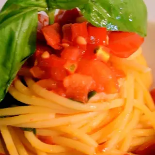 Pasta al pomodoro fresco