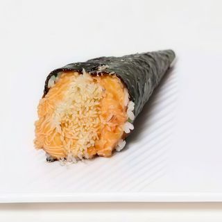 Temaki spicy salmon