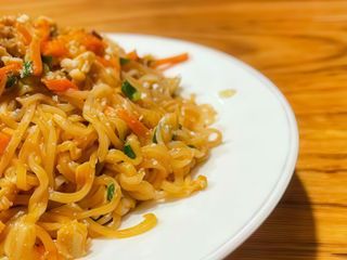 057.Spaghetti di ramen verdure
