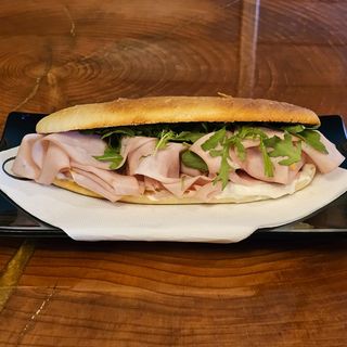 La ventitre - panino o piadina