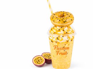Milkshake Passion Fruit+ Donuts