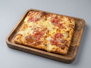 4 formaggi & cipolla caramellata 1/2 teglia