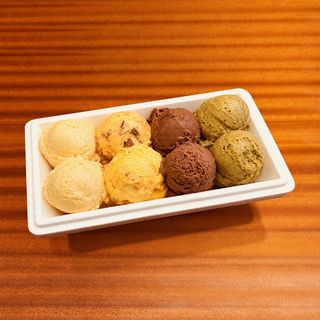I classici di Crema: crema classica, zafferano limone e mandorle, gianduja, pistacchio