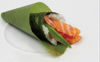 110. Temaki salmone avocado