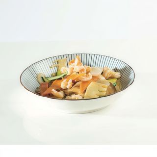 Gnocchi di riso con verdure e gamberi