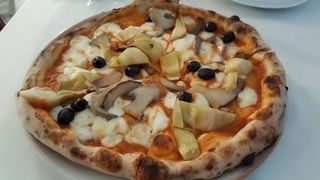 Pizza funghi e carciofi