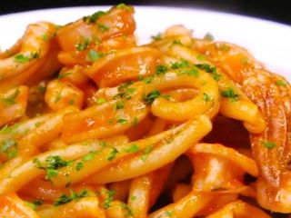 GARGANELLI CALAMARI E GAMBERI