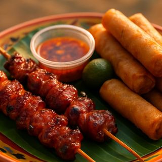 PINOY STREET BOX - 4 Lumpia + 3 Kwek + 1 Hotdog