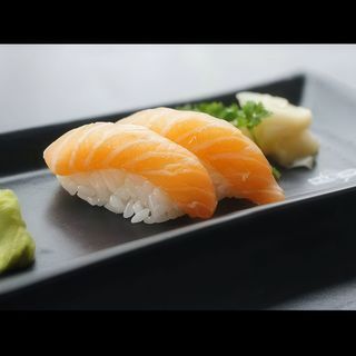 A11   Nigiri sake 12pezzi