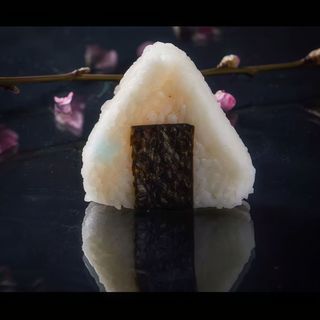 A99  onigiri maguro cotto
