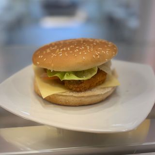 Panino, patatine o nuggets e bibita