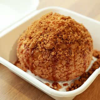 Biscoff cream puff