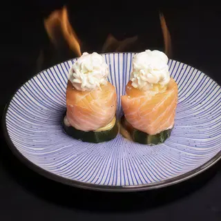 Gunkan salmon flambé 2 pezzi