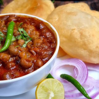 CHOLE BHATURE